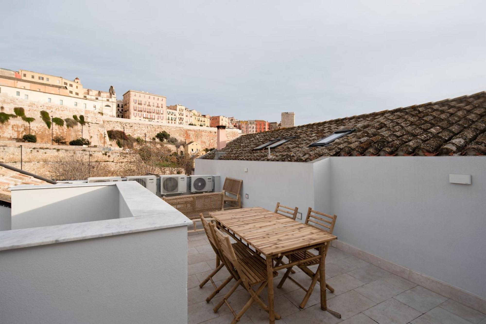 Trinita Rooftop - Cuore Di Cagliari Zewnętrze zdjęcie